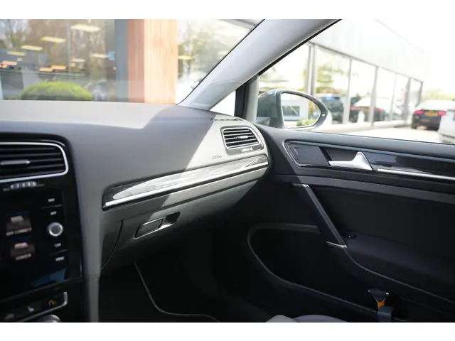 Volkswagen Golf 1.4 TSI Highline 2017 Benzine 34