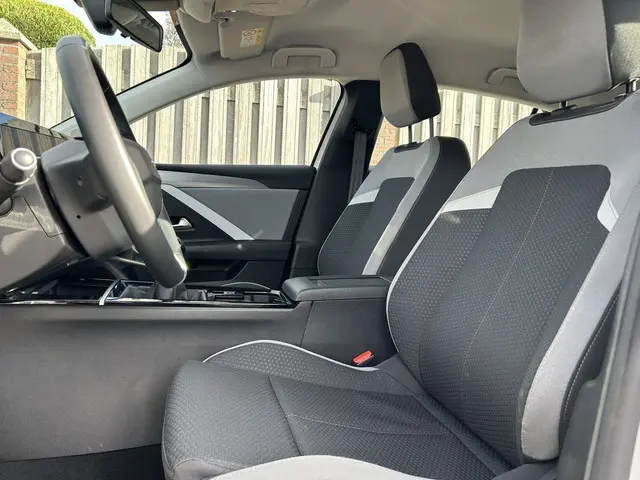 Opel Astra 1.2 Edition 2022 Benzine 11