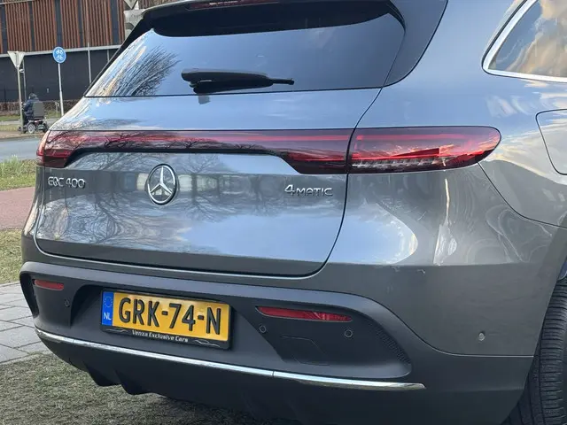 Mercedes-Benz EQC 400 4MATIC AMG 2021 Elektrisch 8