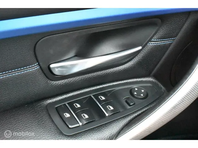 BMW 3 Serie Touring 320i Corporate Lease 2018 Benzine 14