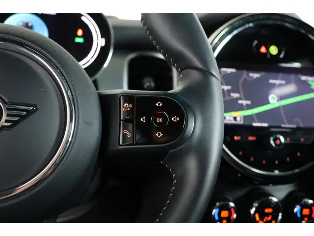 MINI Electric Mini MINI Yours 33 kWh 2023 Elektrisch 21