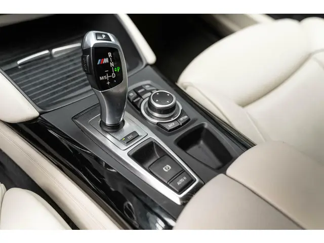 BMW X5 4.4i M 556 PK Akrapovic Full Option 2012 Benzine 15