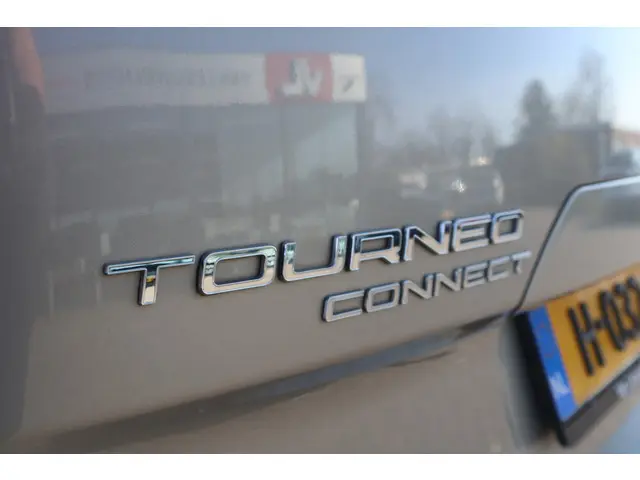 Ford Tourneo Connect Compact 1.0 Titanium 2015 Benzine 39