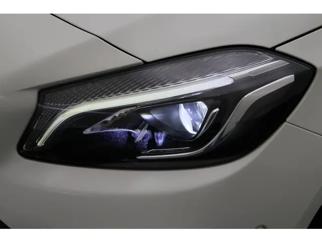 Mercedes-Benz A-Klasse 180 Ambition 2016 Benzine