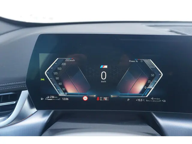 BMW X1 xDrive30e 2024 Hybride Benzine 12