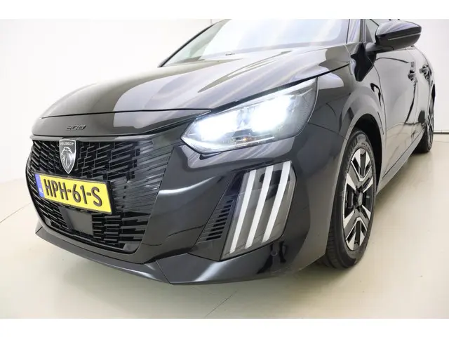 Peugeot 208 Hybrid 100 e-DCS6 Allure 2024 Benzine 17