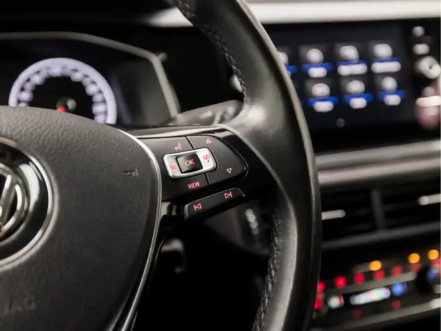 Volkswagen Polo 1.0 TSI Sportline 2018 Benzine 20