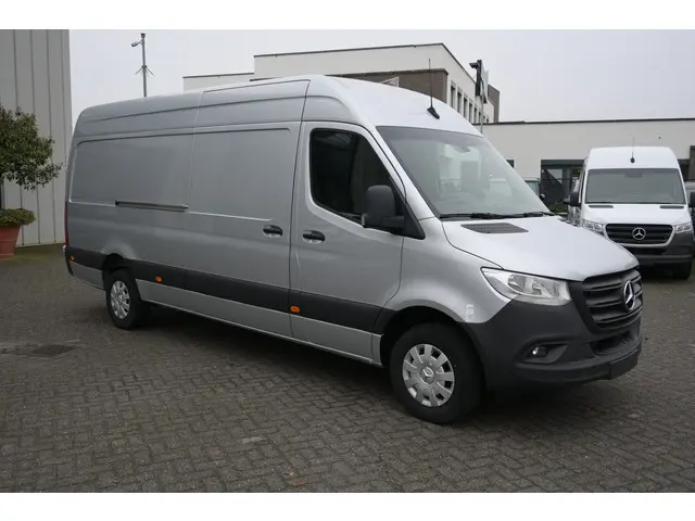 Mercedes-Benz Sprinter 317 CDI L3H2 2024 Diesel 8