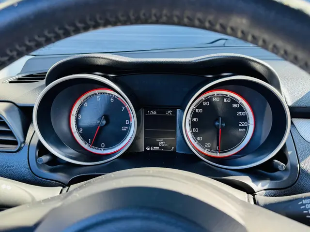 Suzuki Swift 1.2 SELECT 2019 Benzine 21