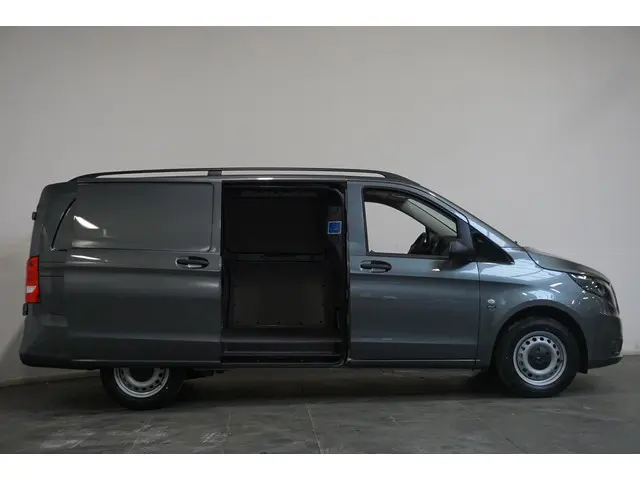 Mercedes-Benz Vito 114 CDI Lang 2023 Diesel 14