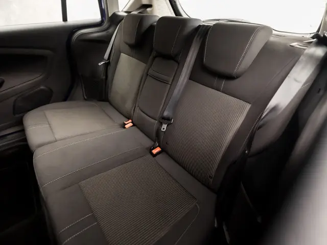 Ford B-MAX 1.0 EcoBoost Titanium Sport 2015 Benzine 16