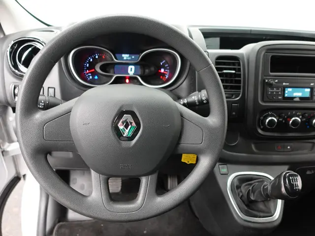 Renault Trafic Passenger 2.0 dCi 120 L2H1 2019 Diesel 11