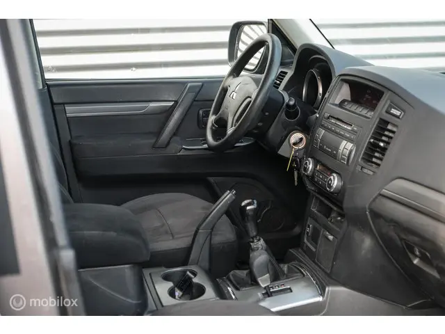 Mitsubishi Pajero 3.2 DI-D Instyle 2013 Diesel 2