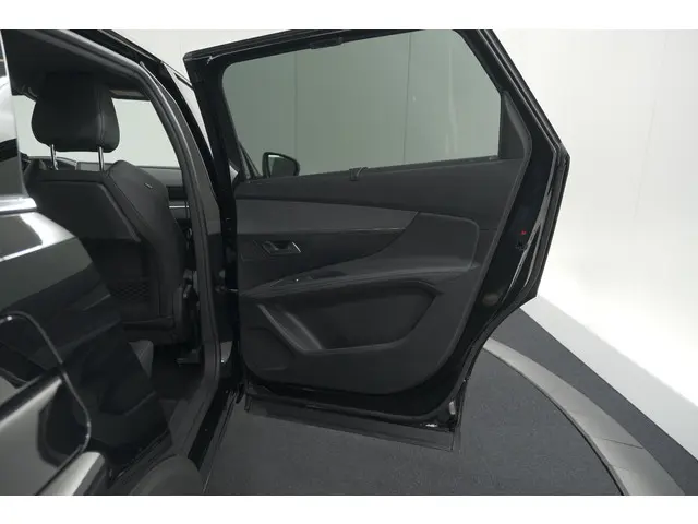 Peugeot 5008 PureTech 130 EAT8 GT Line 2020 Benzine 55