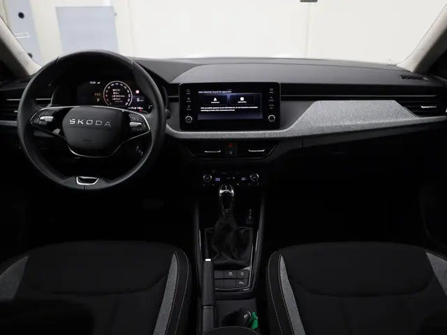 Škoda Kamiq 1.0TSI/115PK Selection DSG 2025 Benzine 4