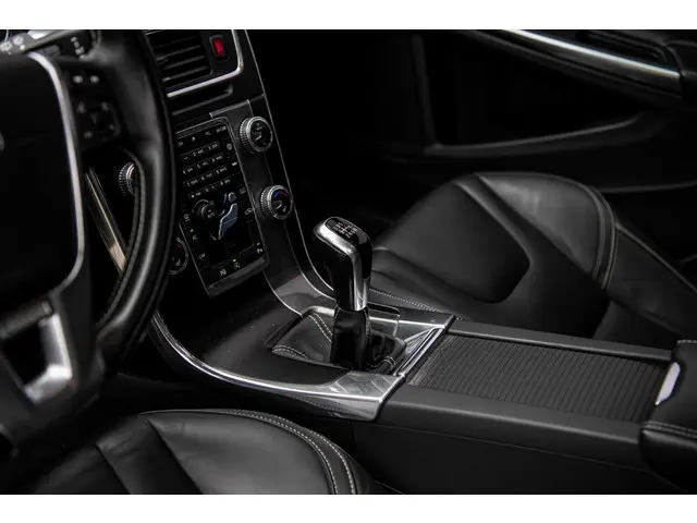 Volvo V60 2.0 T4 Business Sport 2018 Benzine 29