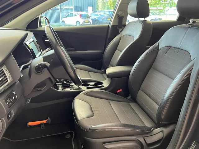 Kia Niro 1.6 GDi Hybrid DynamicLine 2018 Hybride Benzine 8