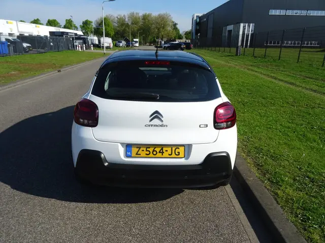 Citroën C3 1.2 PureTech ELLE 2018 Benzine 4