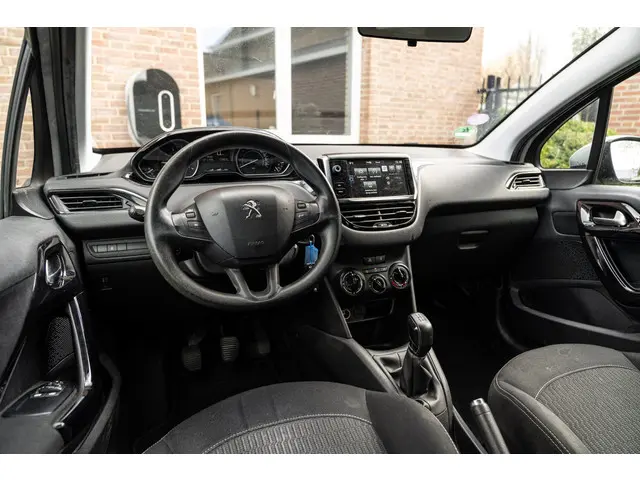 Peugeot 208 1.2 PureTech Active Trekhaak 2017 Benzine 22