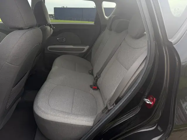 Kia e-Soul EV ExecutiveLine 27 kWh 2015 Elektrisch 10