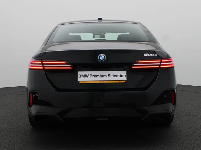 BMW 5 Serie Sedan 530e 2025 Hybride Benzine 5
