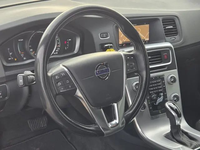 Volvo V60 1.5 T3 Polar+ Dynamic 2017 Benzine 4