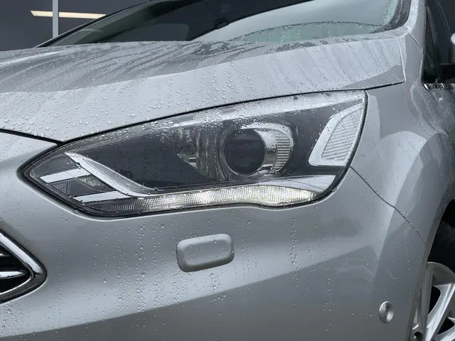 Ford C-MAX 1.5 Titanium 2016 Benzine 2