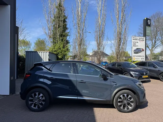 Renault Captur 1.3 TCe 140pk EDC Techno 2024 Benzine 4