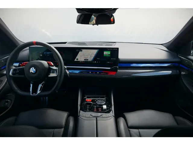 BMW M5 Touring 2025 Hybride Benzine 6