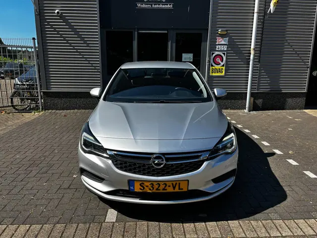 Opel Astra 2