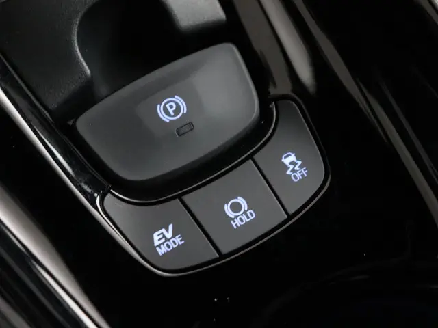 Toyota C-HR 1.8 Hybrid Active 2021 Hybride Benzine 26