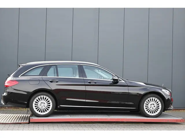 Mercedes-Benz C-Klasse Estate 180 Ambition 2015 Benzine 3