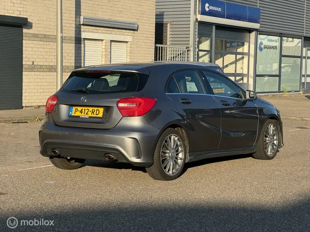 Mercedes-Benz A-Klasse 180 Benzine Automaat 2013 Benzine 6