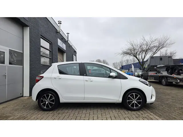 Toyota Yaris 1.5 VVT-i Comfort 2018 Benzine 6