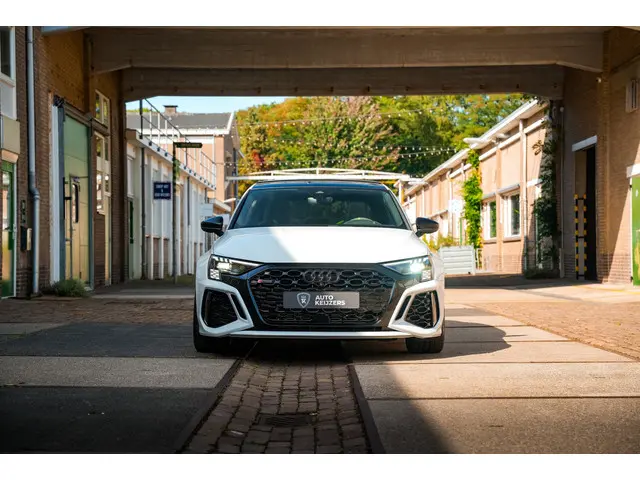 Audi RS3 Limousine 2.5 TFSI RS 3 quattro 2023 Benzine 5