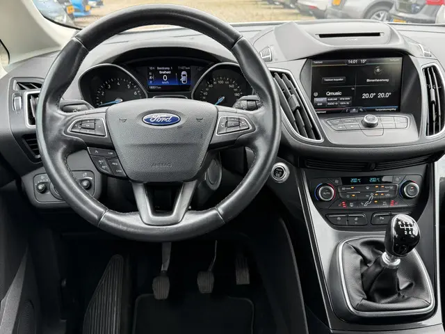 Ford C-MAX 1.0 Titanium 2015 Benzine 3