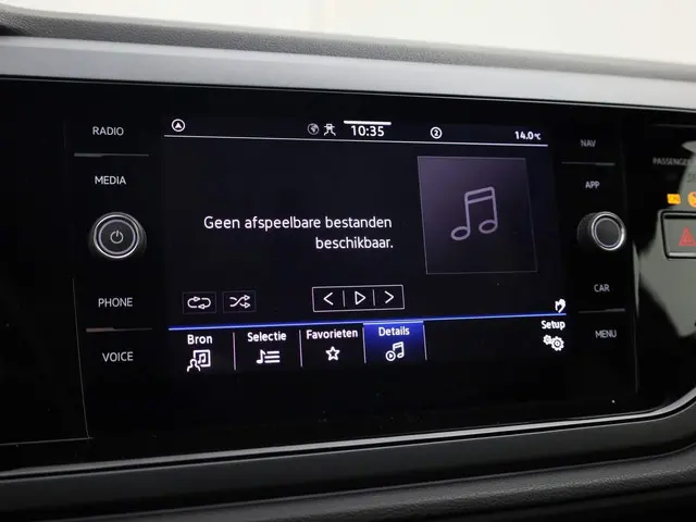 Volkswagen Polo 1.0TSI/95PK R-Line 2024 Benzine 35