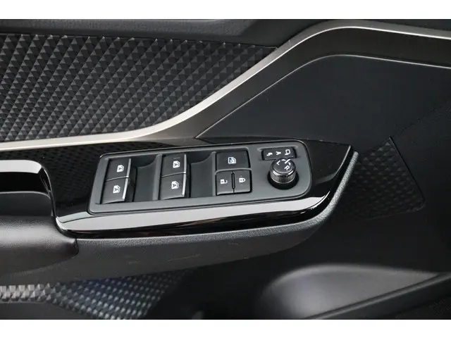 Toyota C-HR 1.8 Hybrid Bi-Tone 2018 Hybride Benzine 28