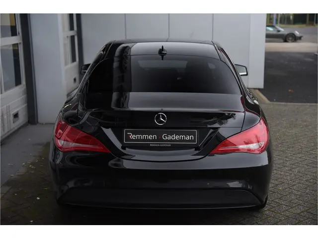 Mercedes-Benz CLA 180 BlueEFF. Ambition 2014 Benzine 25