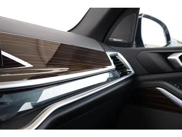 BMW X5 xDrive50e 2025 Hybride Benzine 42