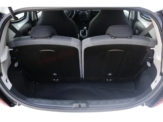 Toyota Aygo 1.0 VVT-i x-play 2021 Benzine 20