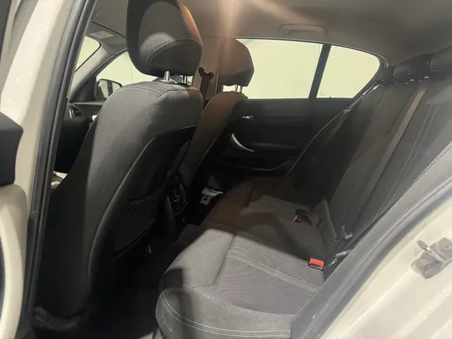 BMW 1 Serie 118i Executive 2018 Benzine 8
