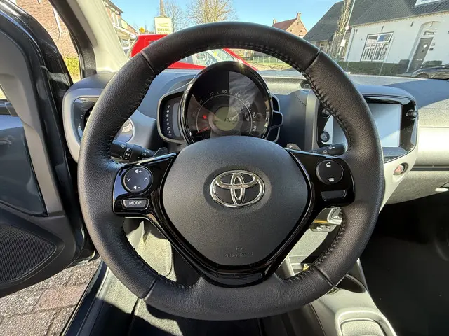 Toyota Aygo 1.0 VVT-i x-play 2020 Benzine 11