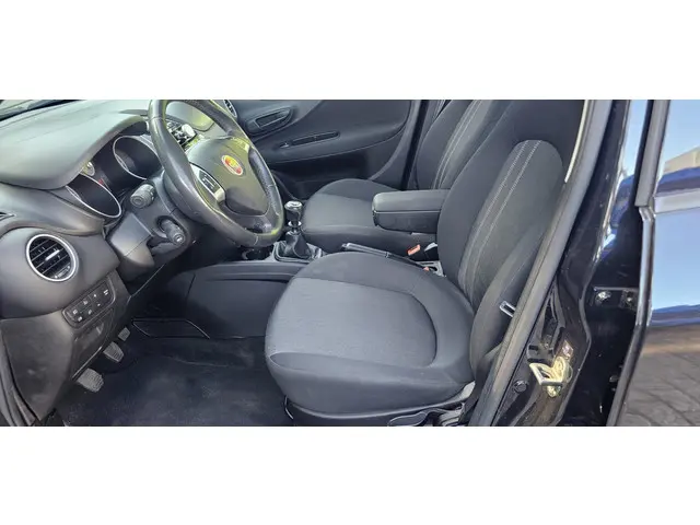 Fiat Punto Evo 0.9 TwinAir Street 2015 Benzine 18