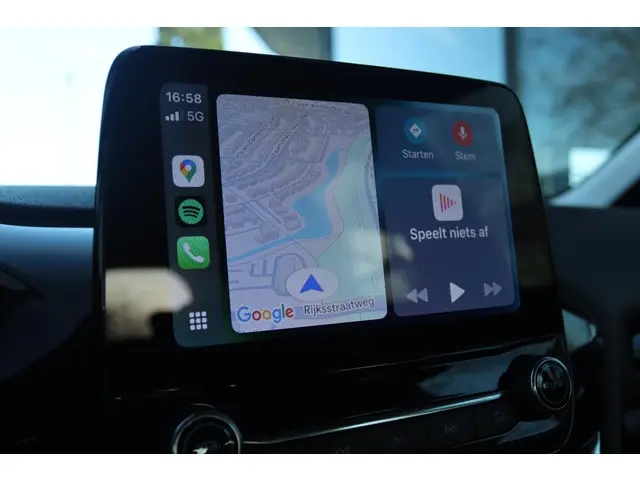 Ford Fiesta 1.0 ECOBOOST HYBRID TITANIUM 2022 Benzine 3