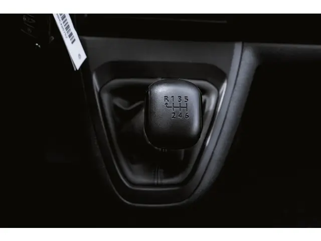Opel Vivaro 1.5 Diesel 120pk L3H1 2024 Diesel 19