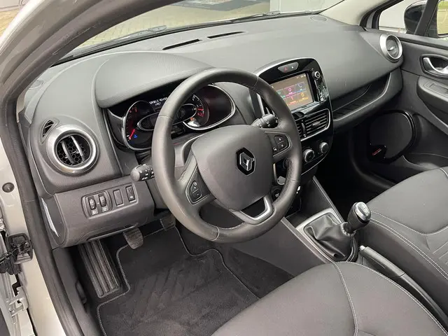 Renault Clio 0.9 TCe Limited 2018 Benzine 12