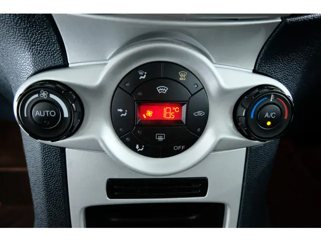 Ford Fiesta 1.25 Titanium 2013 Benzine 11