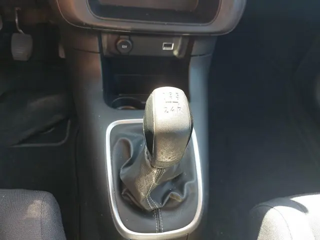 Citroën C3 1.2 PureTech Feel / NL prijs 7500 2021 Benzine 15