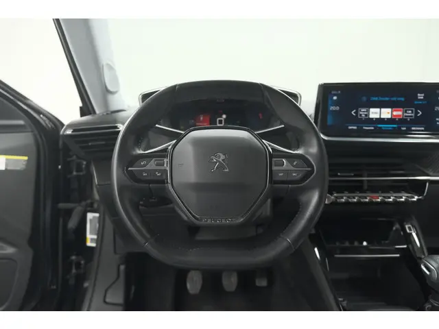 Peugeot 2008 PureTech 130 Allure 2020 Benzine 30
